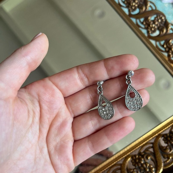 American Vintage Silver Teardrop Earrings - Picture 1 of 3